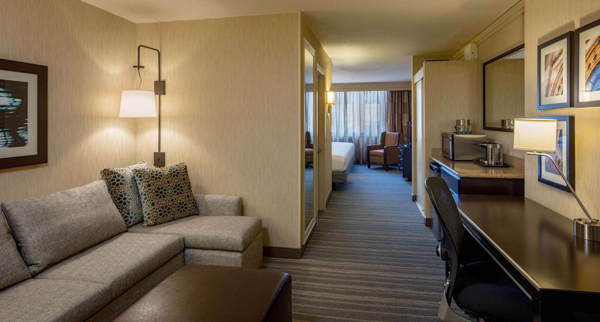 Doubletree Suites By Hilton Minneapolis Downtown Extérieur photo