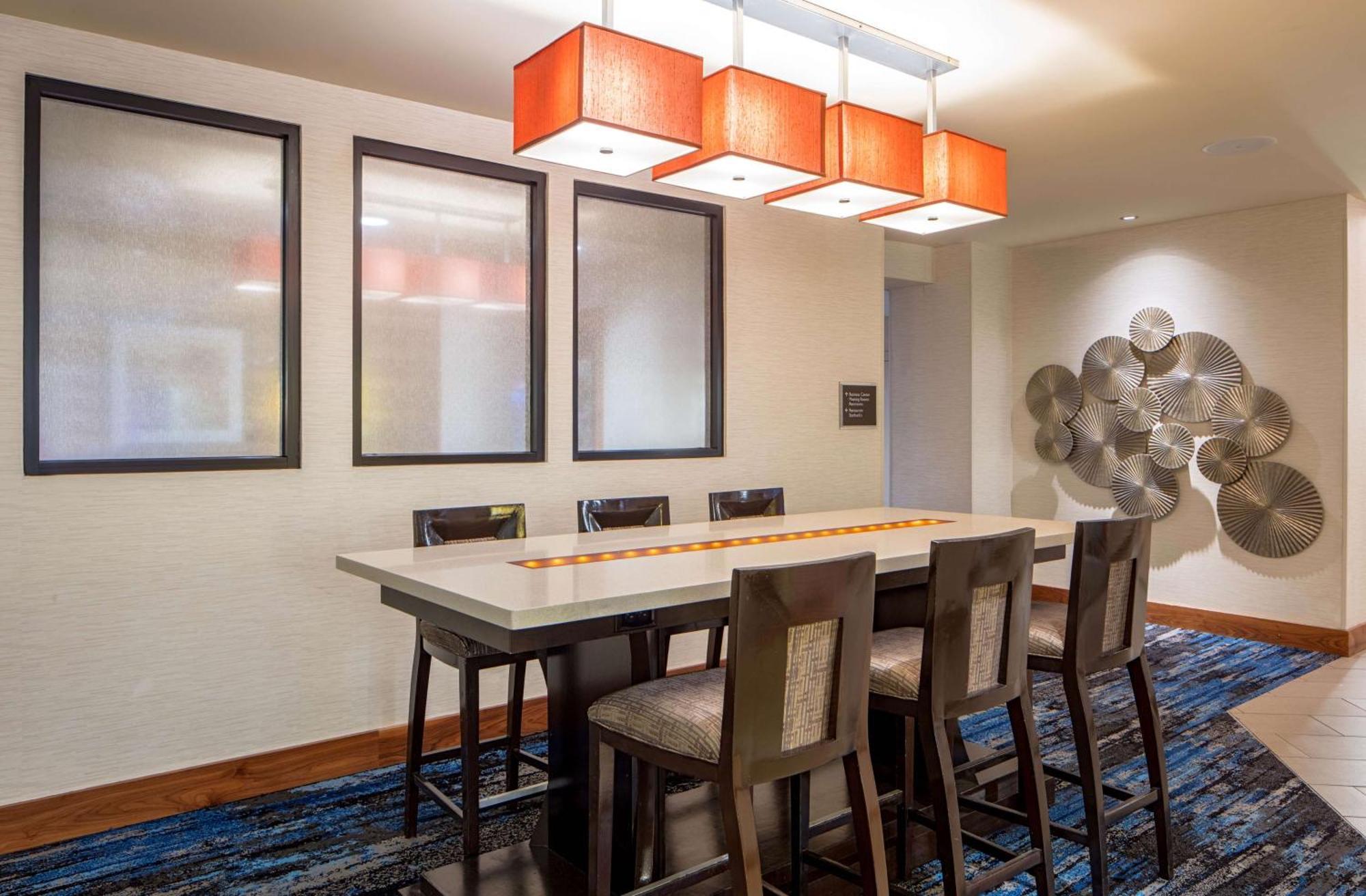 Doubletree Suites By Hilton Minneapolis Downtown Extérieur photo