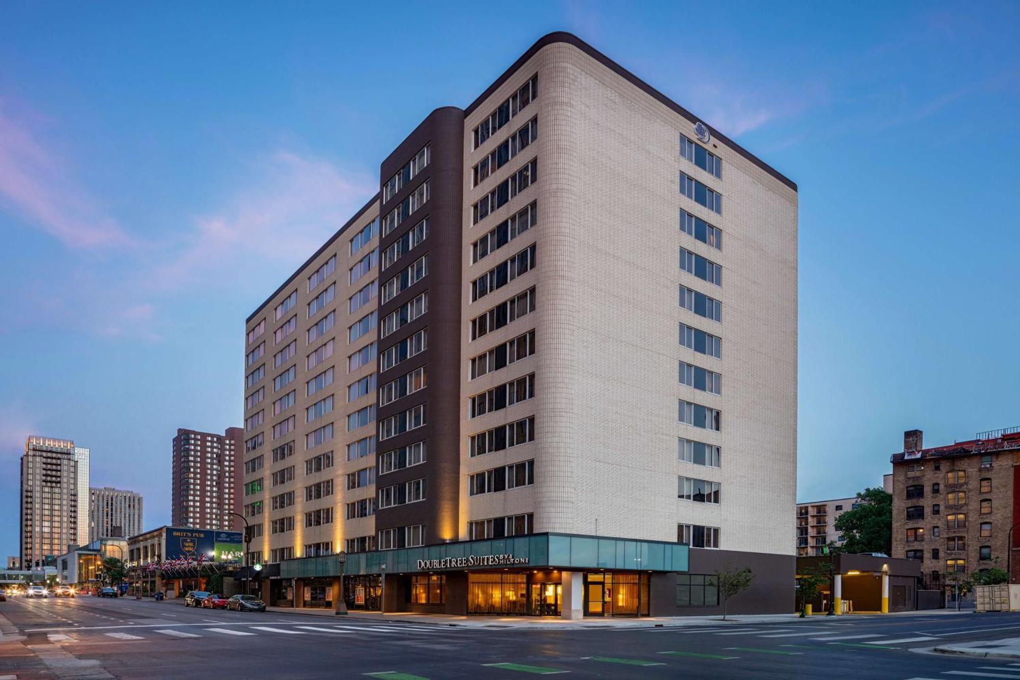 Doubletree Suites By Hilton Minneapolis Downtown Extérieur photo