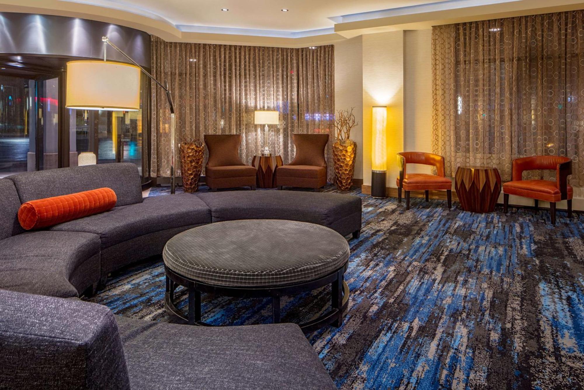 Doubletree Suites By Hilton Minneapolis Downtown Extérieur photo