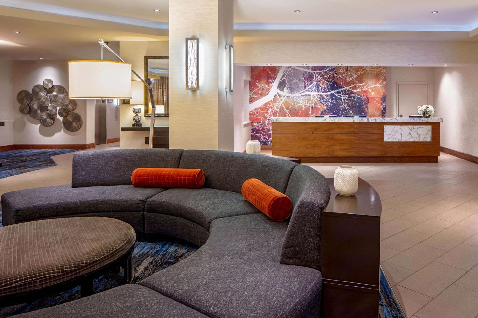 Doubletree Suites By Hilton Minneapolis Downtown Extérieur photo