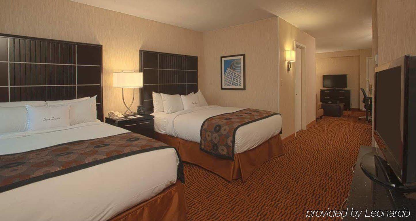 Doubletree Suites By Hilton Minneapolis Downtown Extérieur photo